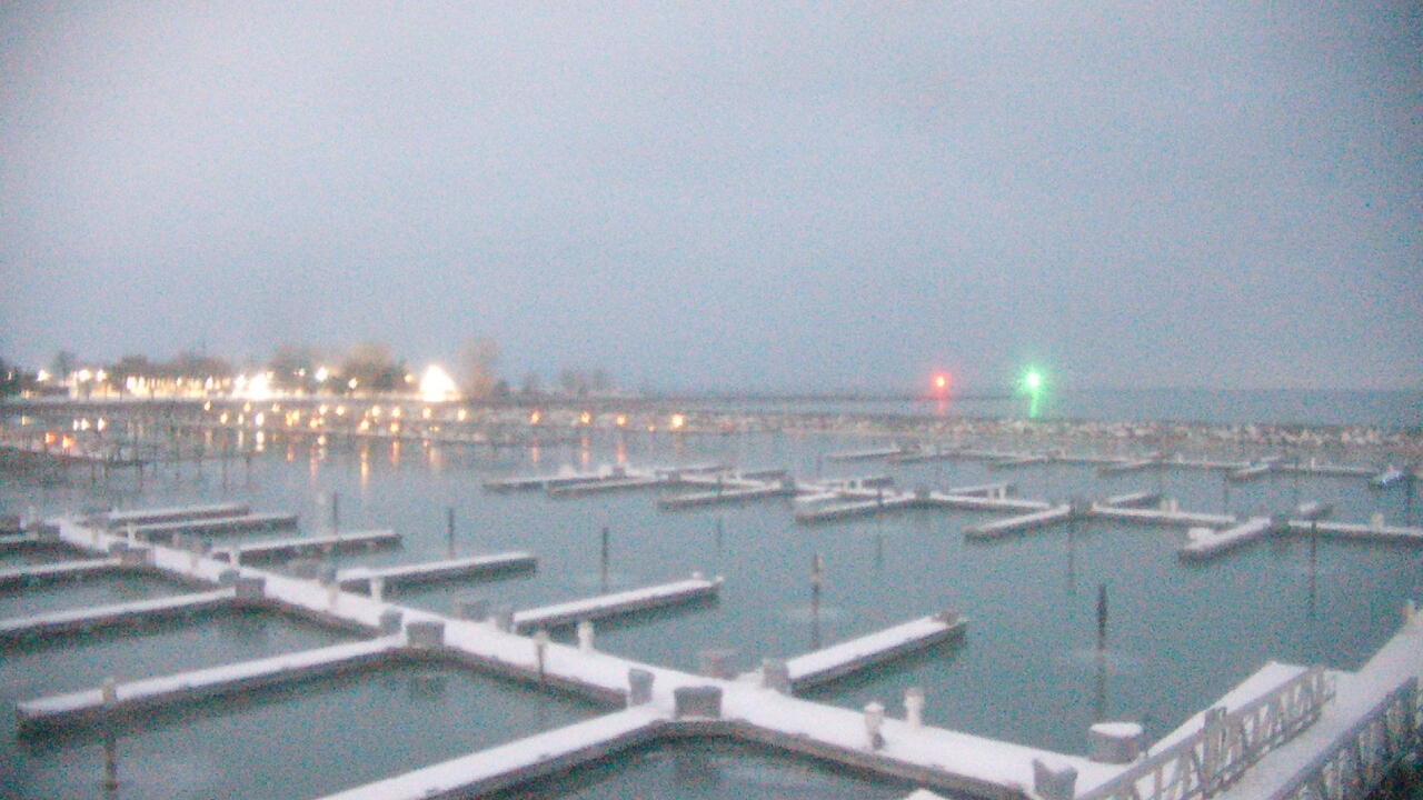 Thumbnail for current weather camera view from Waukegan Harbor and Marina in Waukegan, Illinois