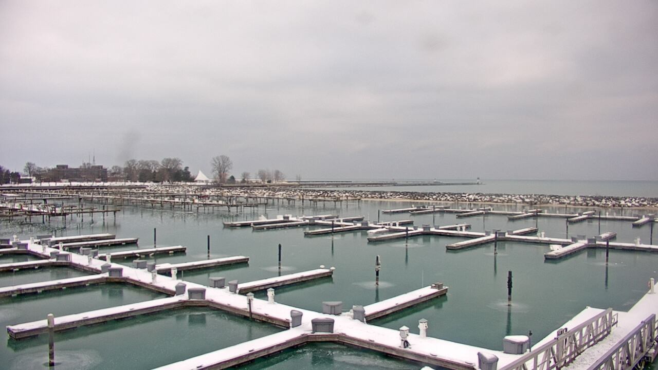 Thumbnail for current weather camera view from Waukegan Harbor and Marina in Waukegan, Illinois