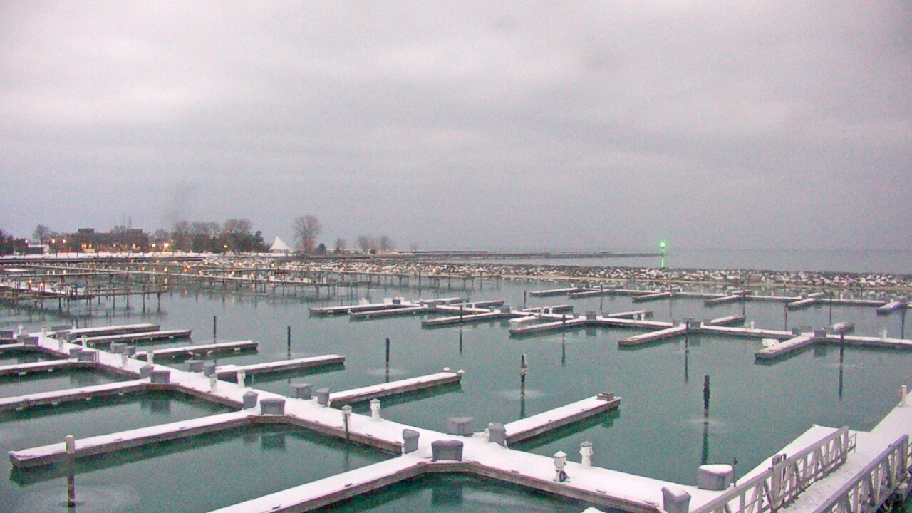 Thumbnail for current weather camera view from Waukegan Harbor and Marina in Waukegan, Illinois