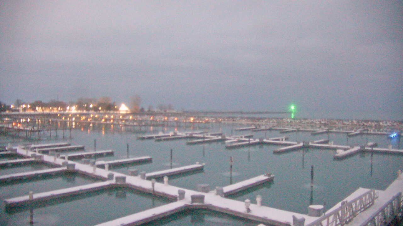 Thumbnail for current weather camera view from Waukegan Harbor and Marina in Waukegan, Illinois