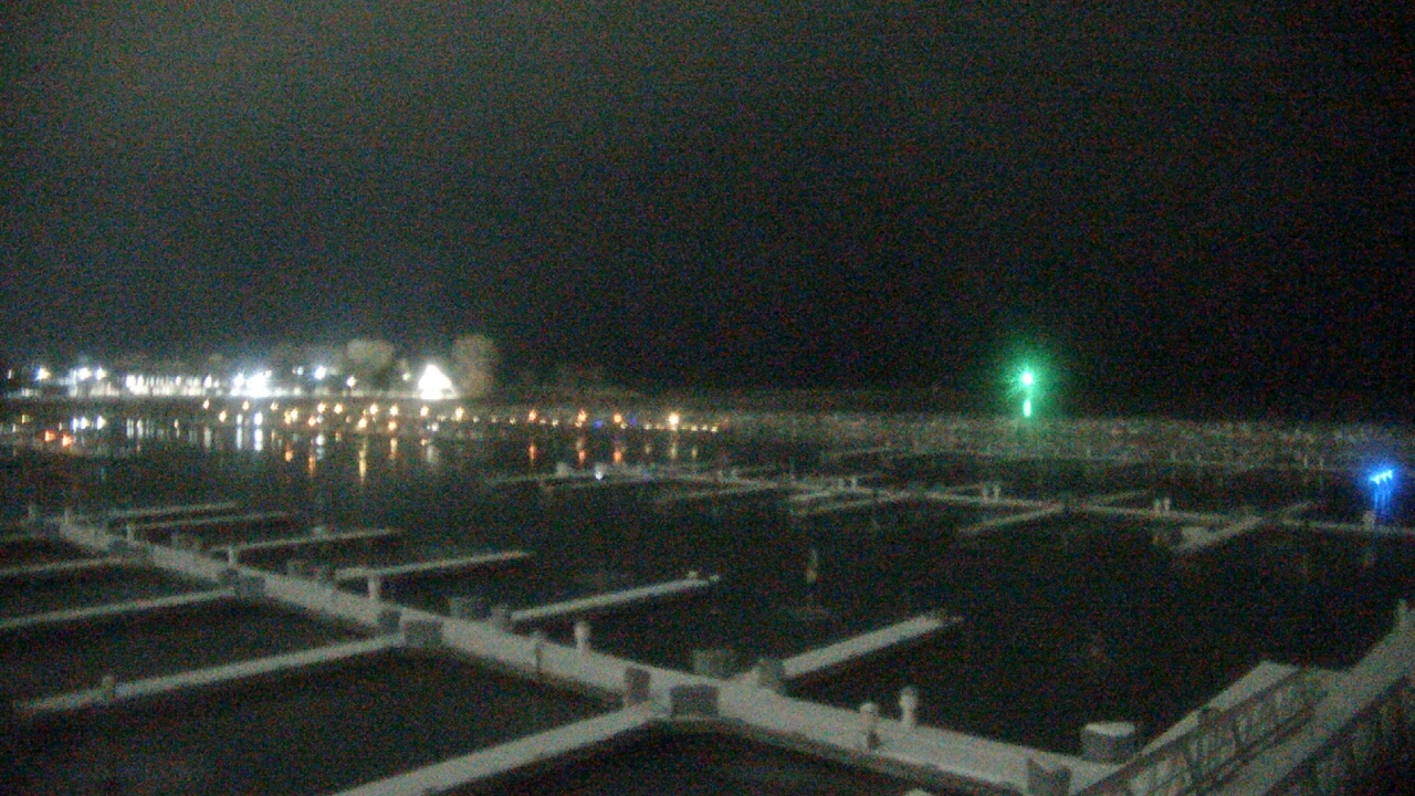 Thumbnail for current weather camera view from Waukegan Harbor and Marina in Waukegan, Illinois