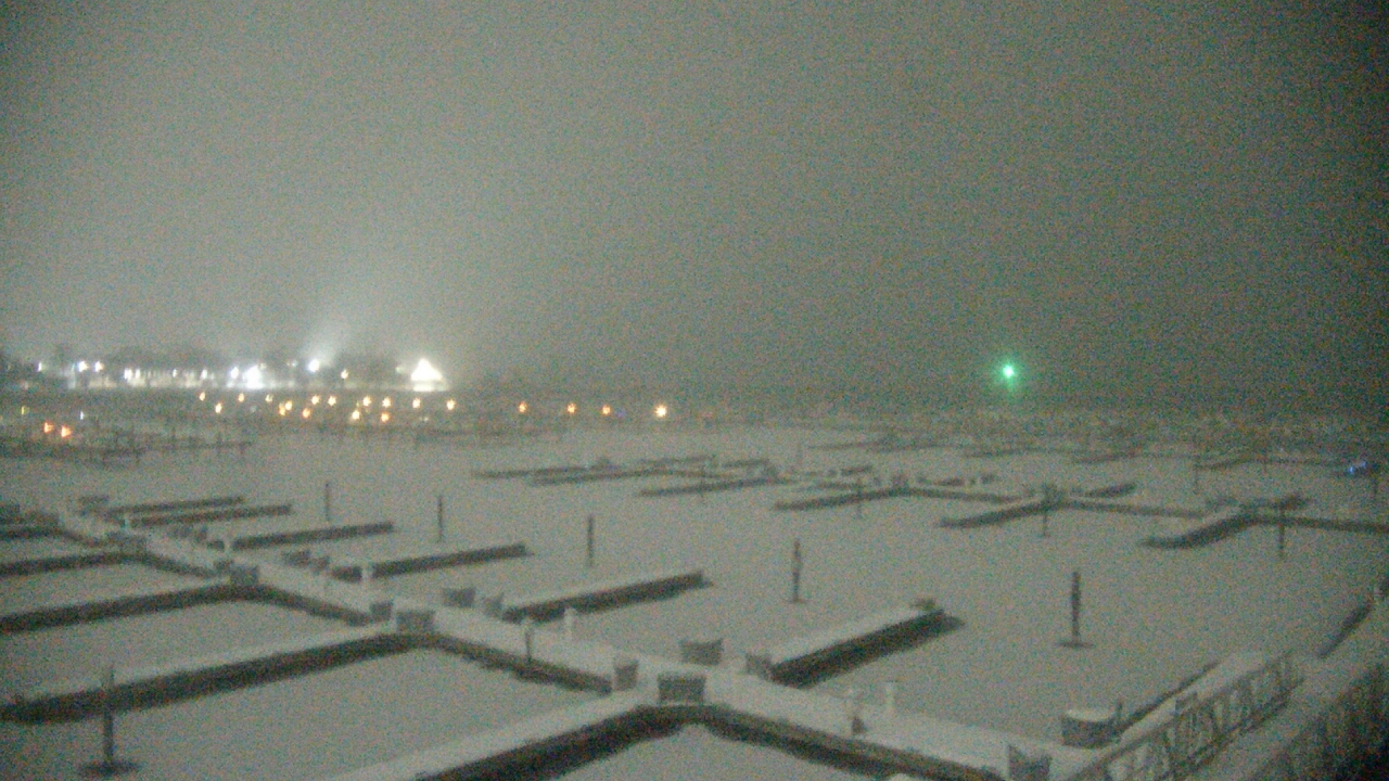 Thumbnail for current weather camera view from Waukegan Harbor and Marina in Waukegan, Illinois