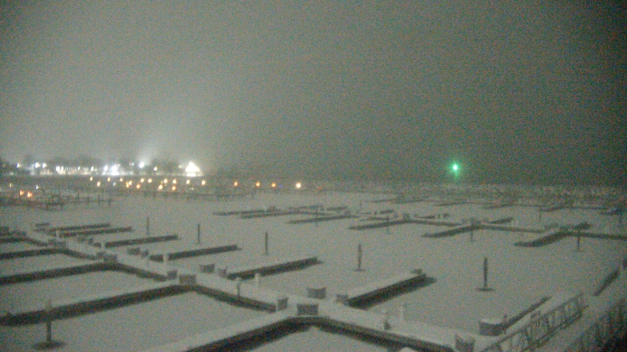 Thumbnail for current weather camera view from Waukegan Harbor and Marina in Waukegan, Illinois