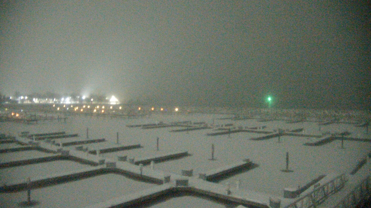 Thumbnail for current weather camera view from Waukegan Harbor and Marina in Waukegan, Illinois