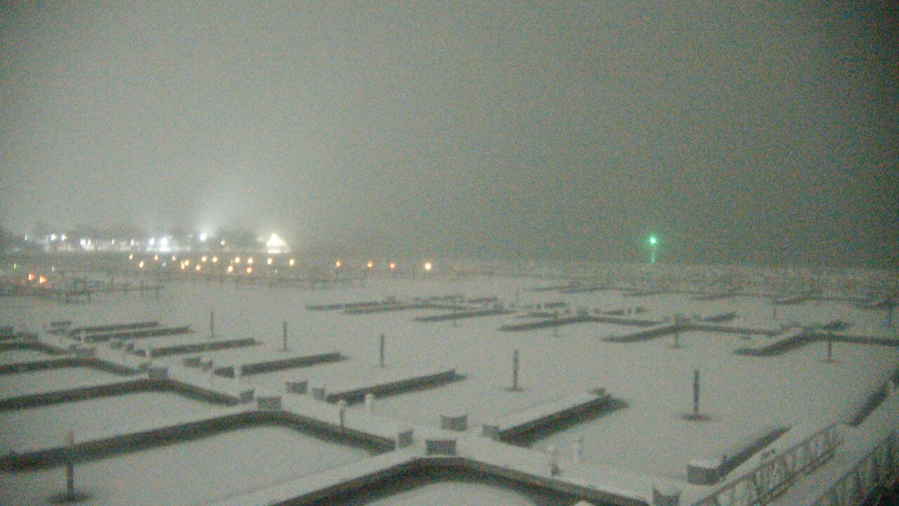 Thumbnail for current weather camera view from Waukegan Harbor and Marina in Waukegan, Illinois