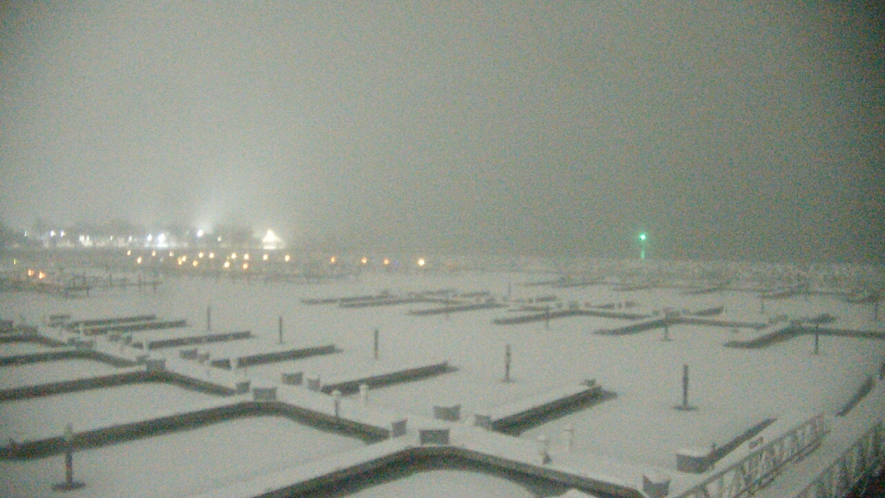 Thumbnail for current weather camera view from Waukegan Harbor and Marina in Waukegan, Illinois