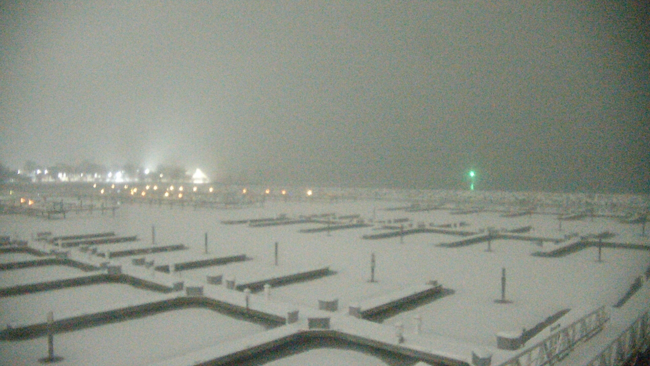 Thumbnail for current weather camera view from Waukegan Harbor and Marina in Waukegan, Illinois