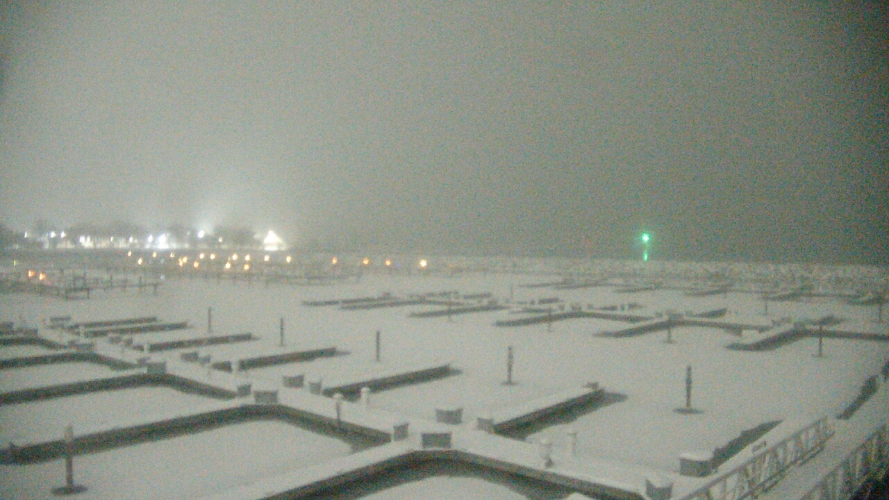 Thumbnail for current weather camera view from Waukegan Harbor and Marina in Waukegan, Illinois