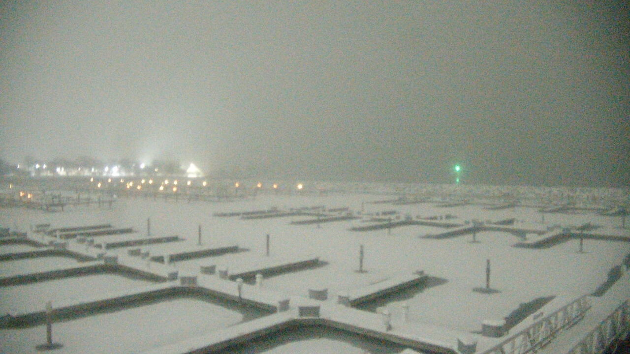 Thumbnail for current weather camera view from Waukegan Harbor and Marina in Waukegan, Illinois