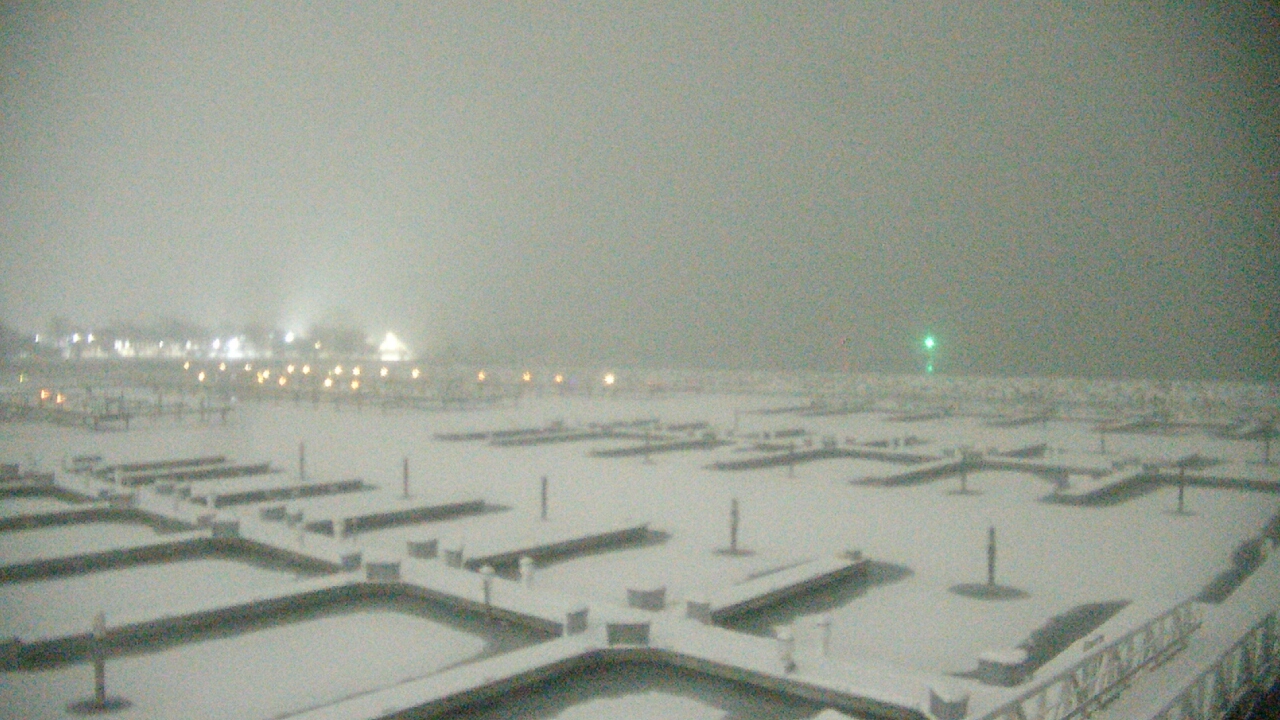 Thumbnail for current weather camera view from Waukegan Harbor and Marina in Waukegan, Illinois