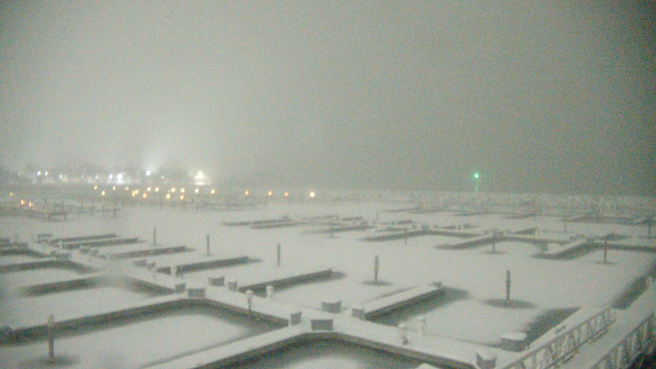 Thumbnail for current weather camera view from Waukegan Harbor and Marina in Waukegan, Illinois