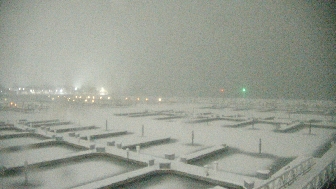 Thumbnail for current weather camera view from Waukegan Harbor and Marina in Waukegan, Illinois