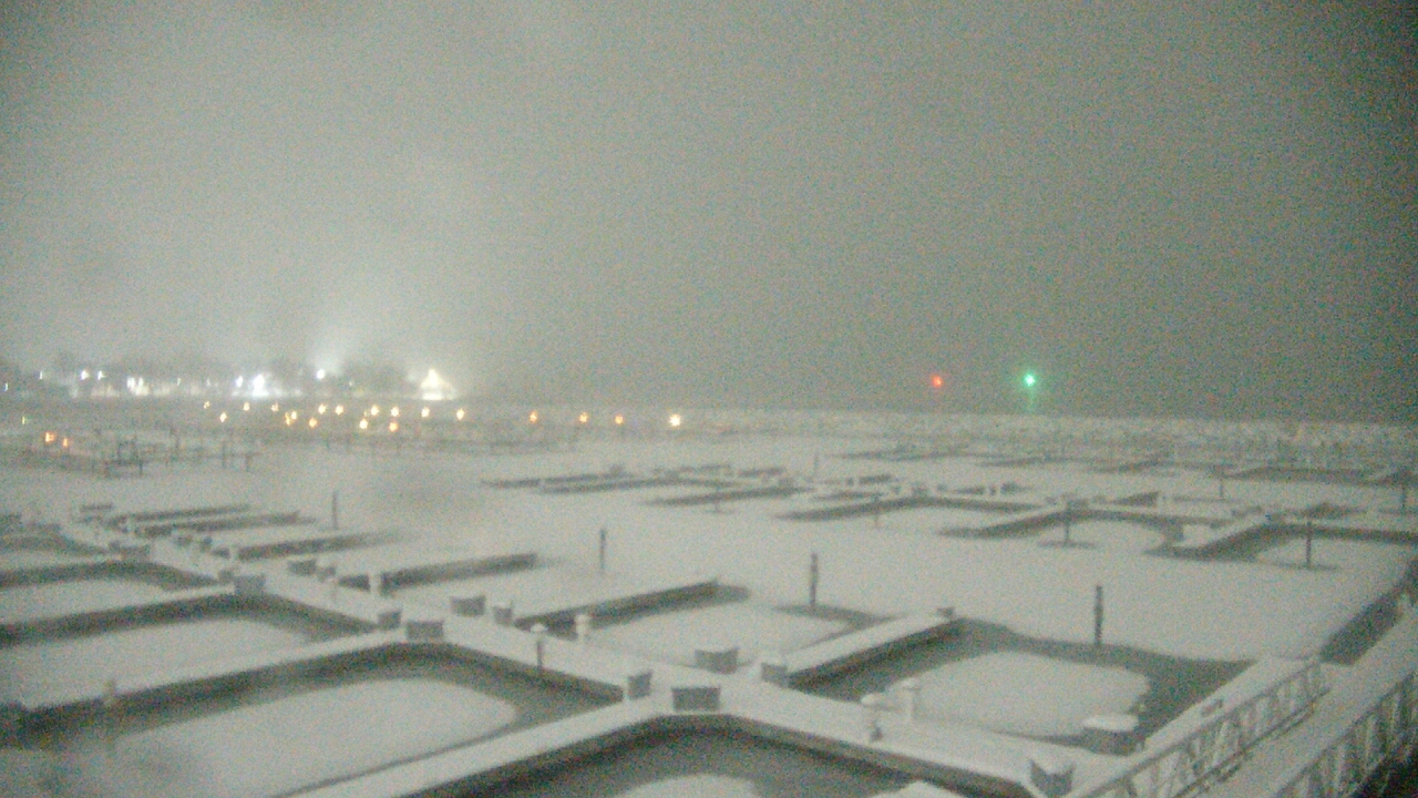 Thumbnail for current weather camera view from Waukegan Harbor and Marina in Waukegan, Illinois
