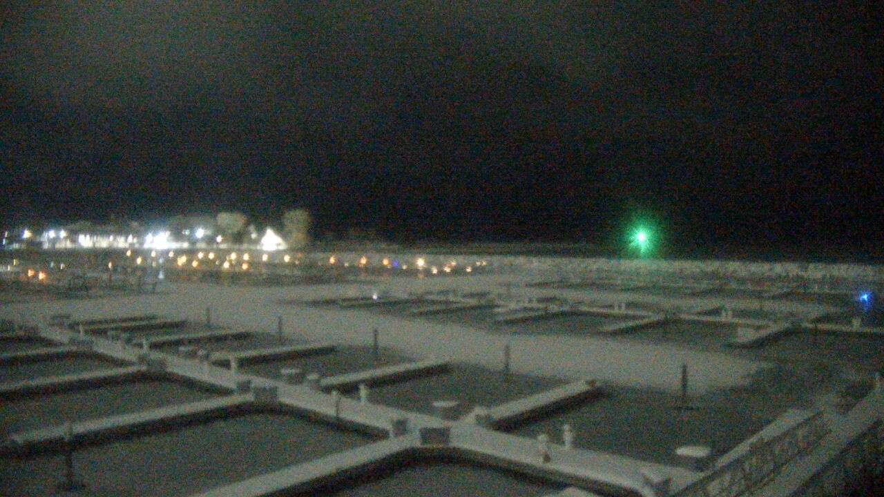 Thumbnail for current weather camera view from Waukegan Harbor and Marina in Waukegan, Illinois