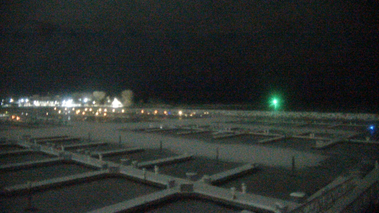 Thumbnail for current weather camera view from Waukegan Harbor and Marina in Waukegan, Illinois