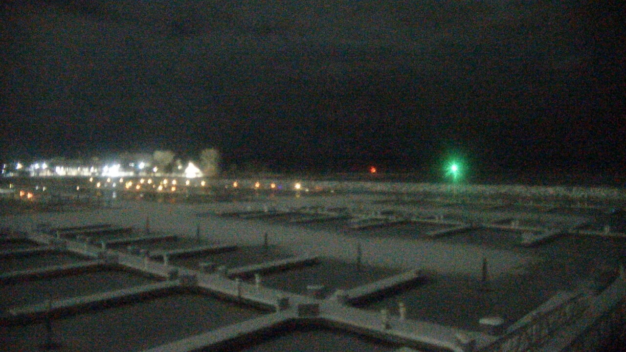 Thumbnail for current weather camera view from Waukegan Harbor and Marina in Waukegan, Illinois