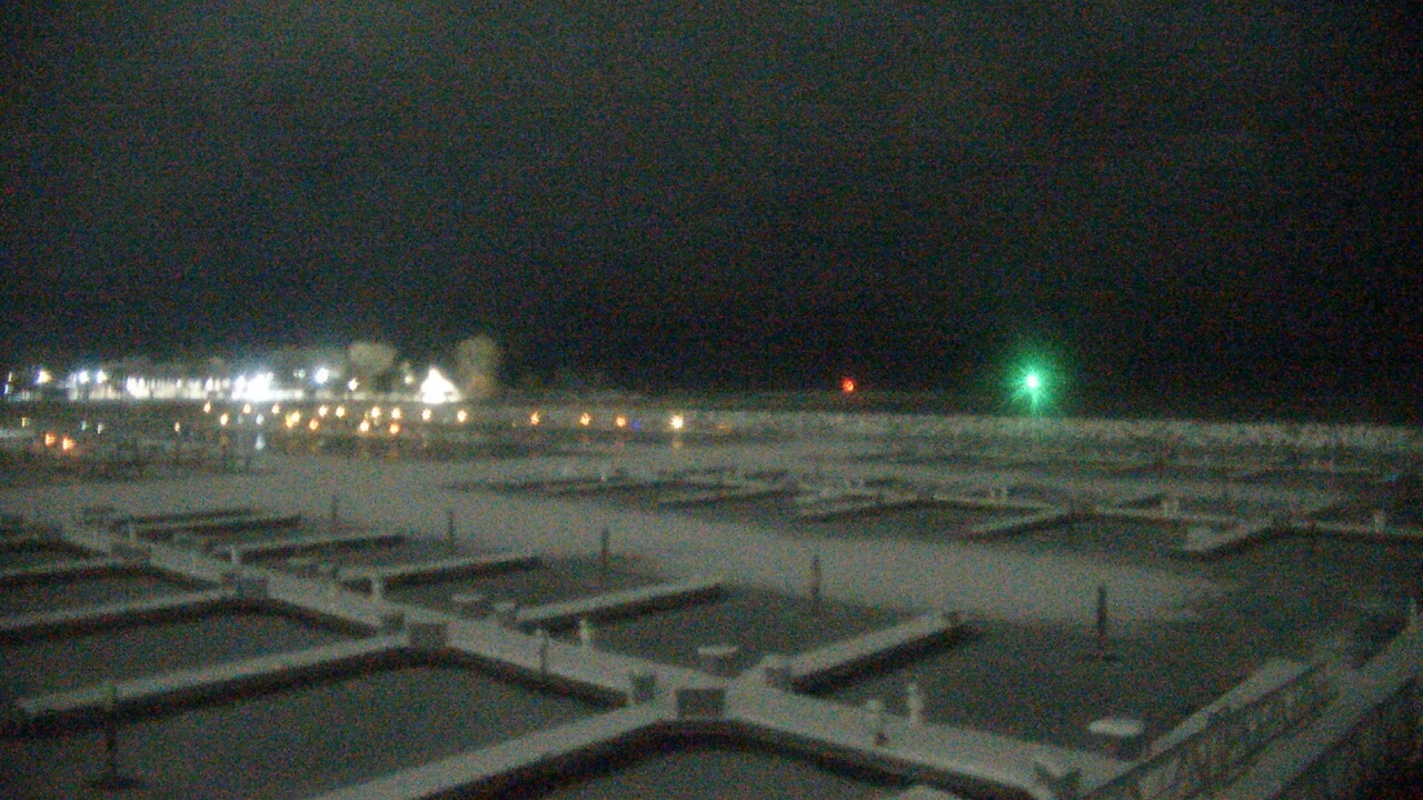 Thumbnail for current weather camera view from Waukegan Harbor and Marina in Waukegan, Illinois