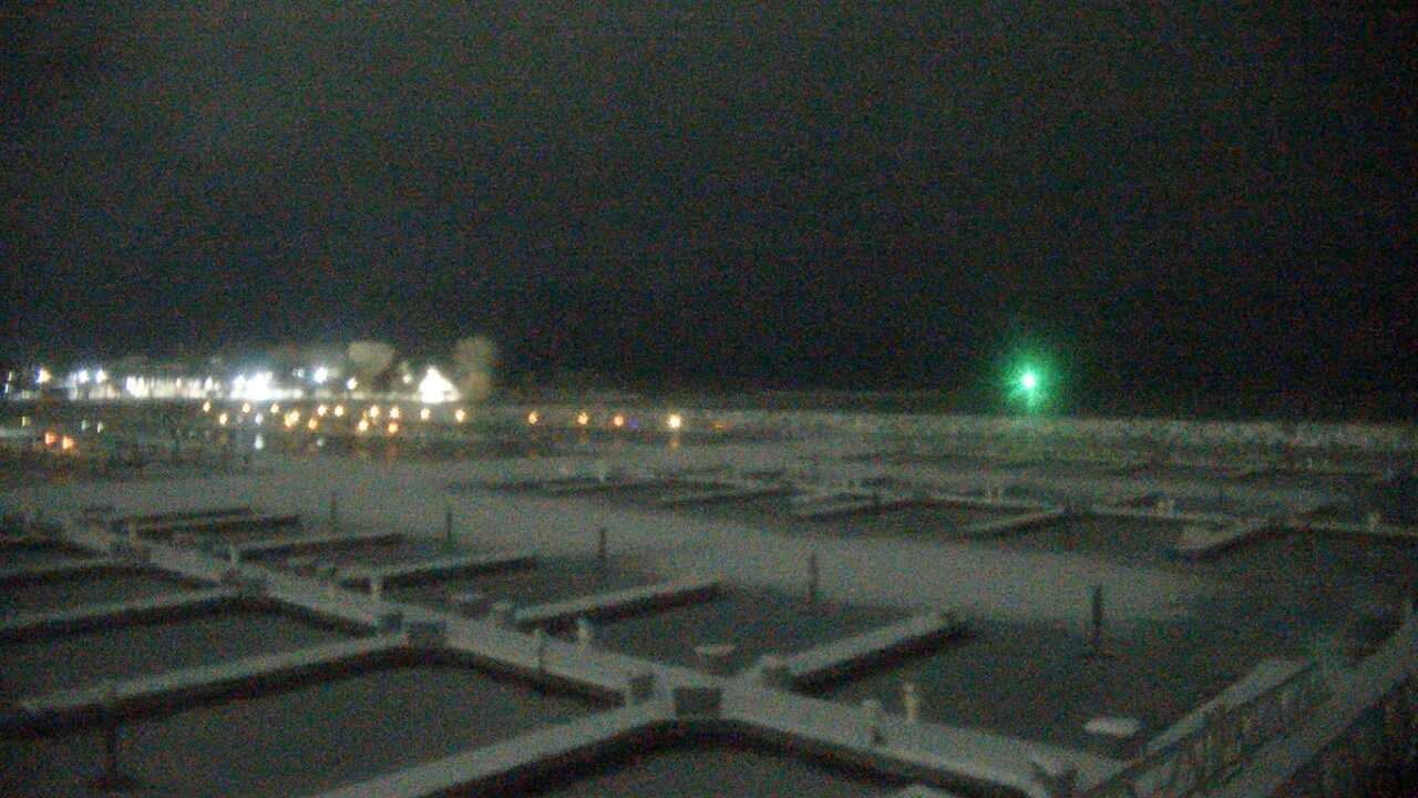 Thumbnail for current weather camera view from Waukegan Harbor and Marina in Waukegan, Illinois