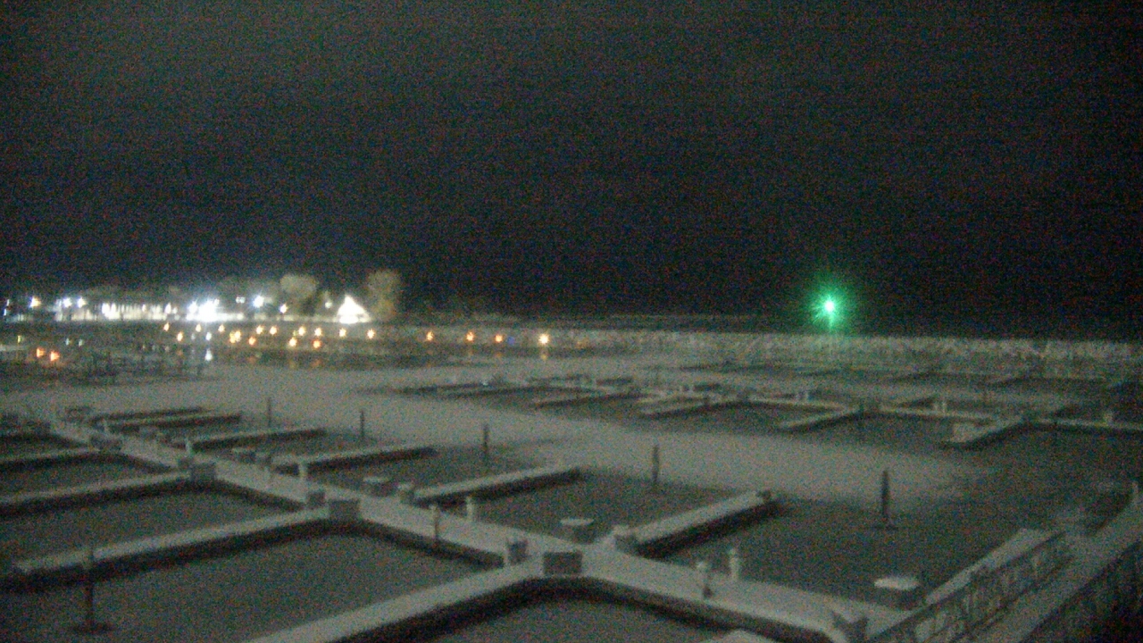 Thumbnail for current weather camera view from Waukegan Harbor and Marina in Waukegan, Illinois