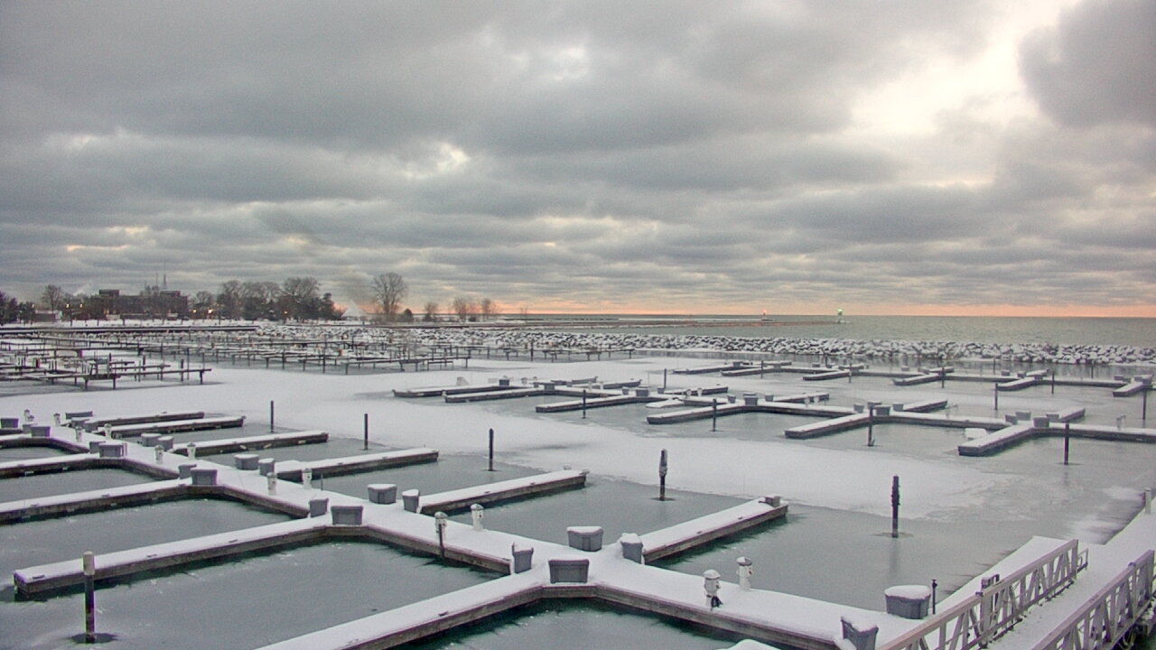 Thumbnail for current weather camera view from Waukegan Harbor and Marina in Waukegan, Illinois