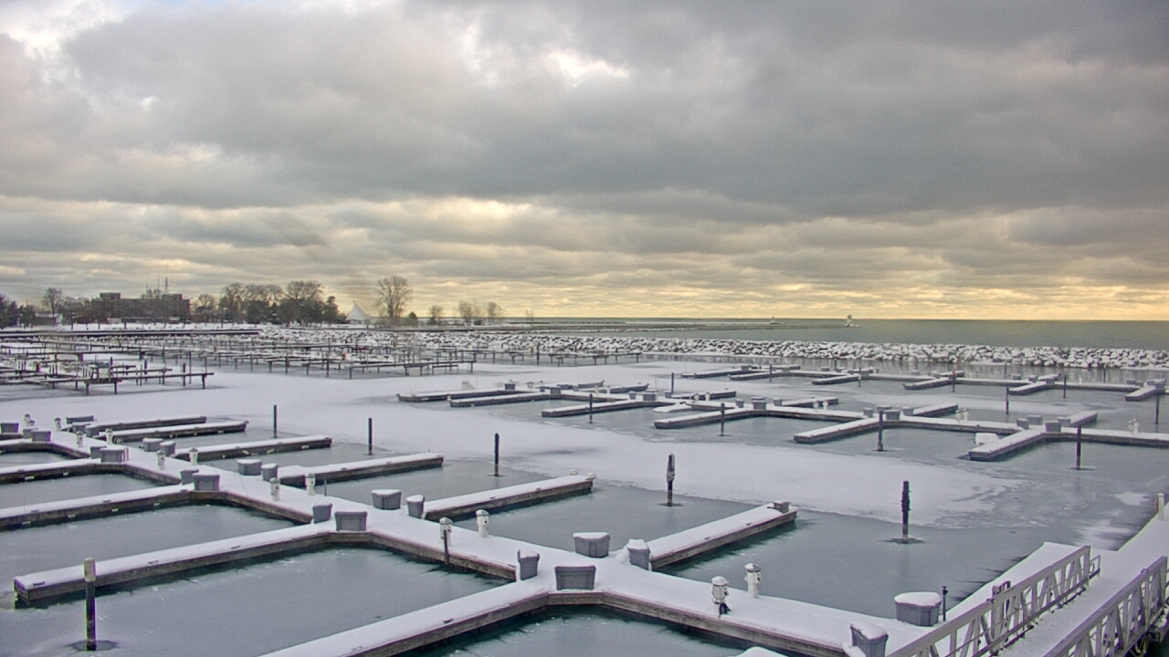 Thumbnail for current weather camera view from Waukegan Harbor and Marina in Waukegan, Illinois