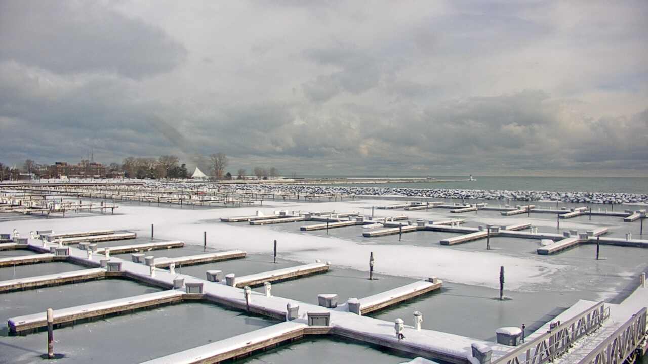 Thumbnail for current weather camera view from Waukegan Harbor and Marina in Waukegan, Illinois