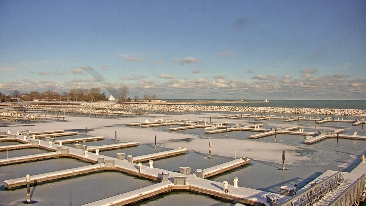 Thumbnail for current weather camera view from Waukegan Harbor and Marina in Waukegan, Illinois
