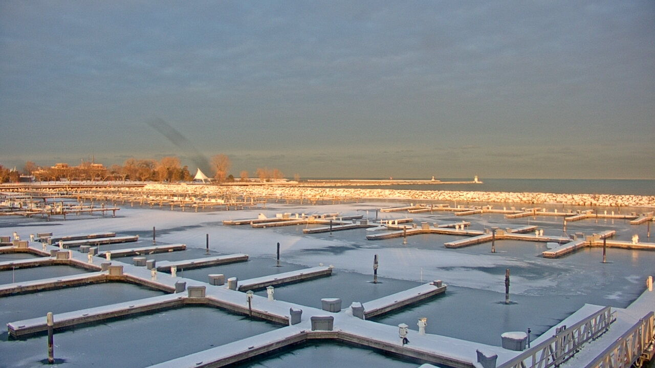 Thumbnail for current weather camera view from Waukegan Harbor and Marina in Waukegan, Illinois