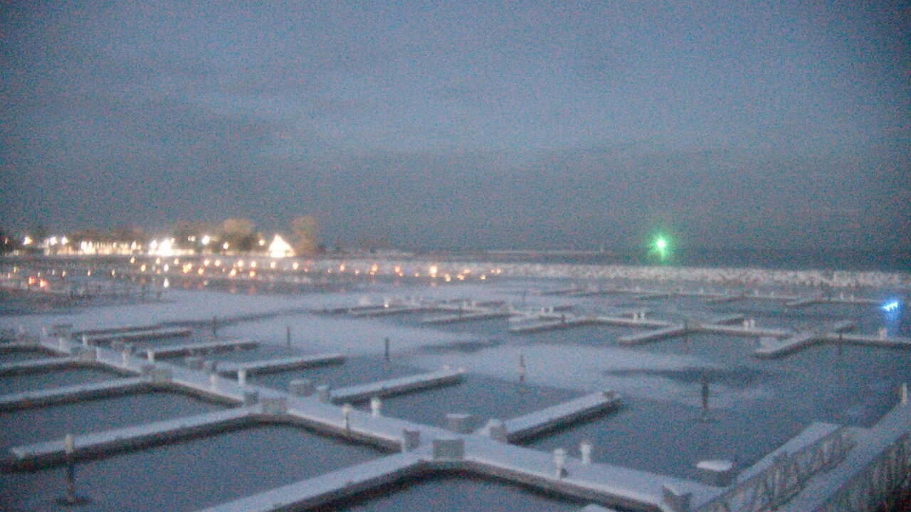 Thumbnail for current weather camera view from Waukegan Harbor and Marina in Waukegan, Illinois