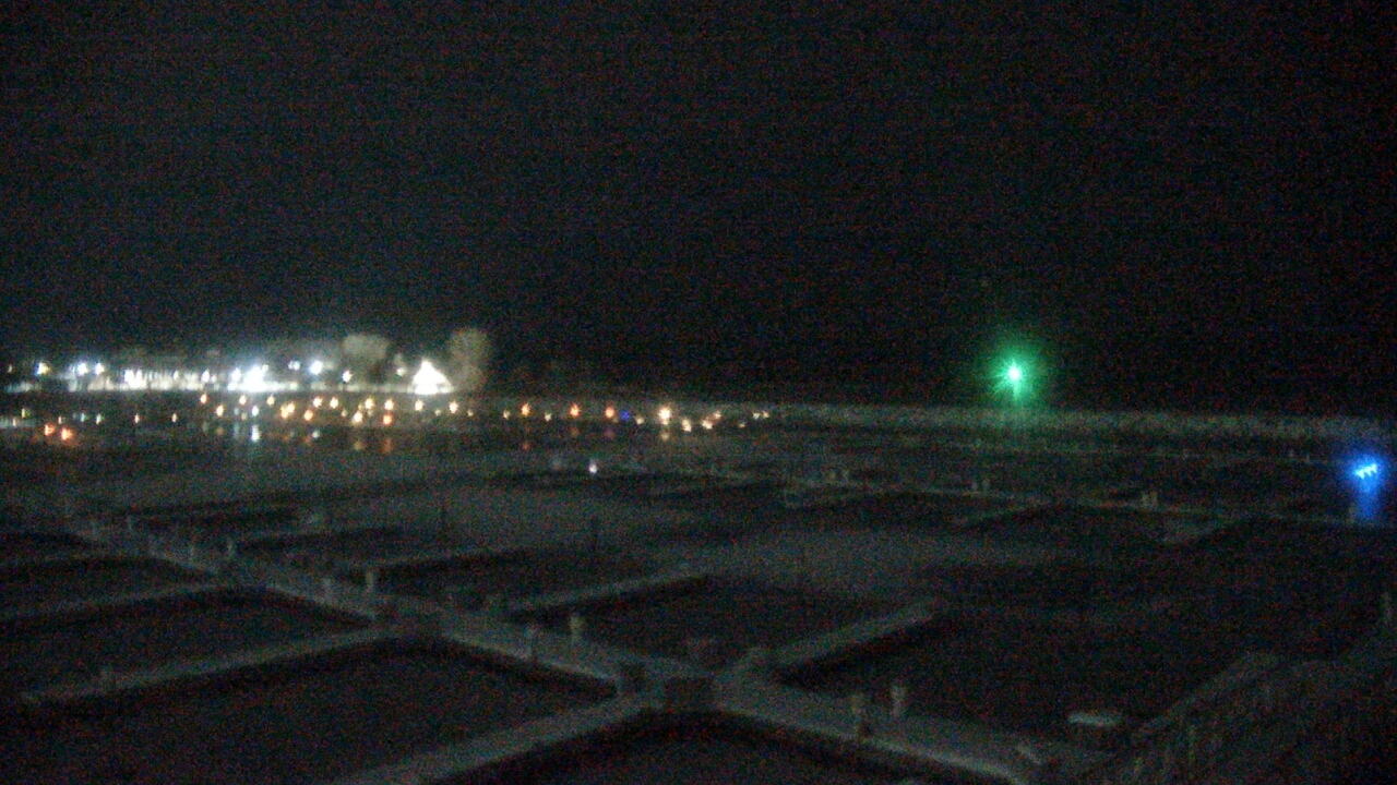 Thumbnail for current weather camera view from Waukegan Harbor and Marina in Waukegan, Illinois