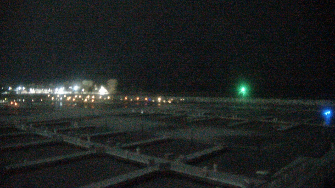 Thumbnail for current weather camera view from Waukegan Harbor and Marina in Waukegan, Illinois