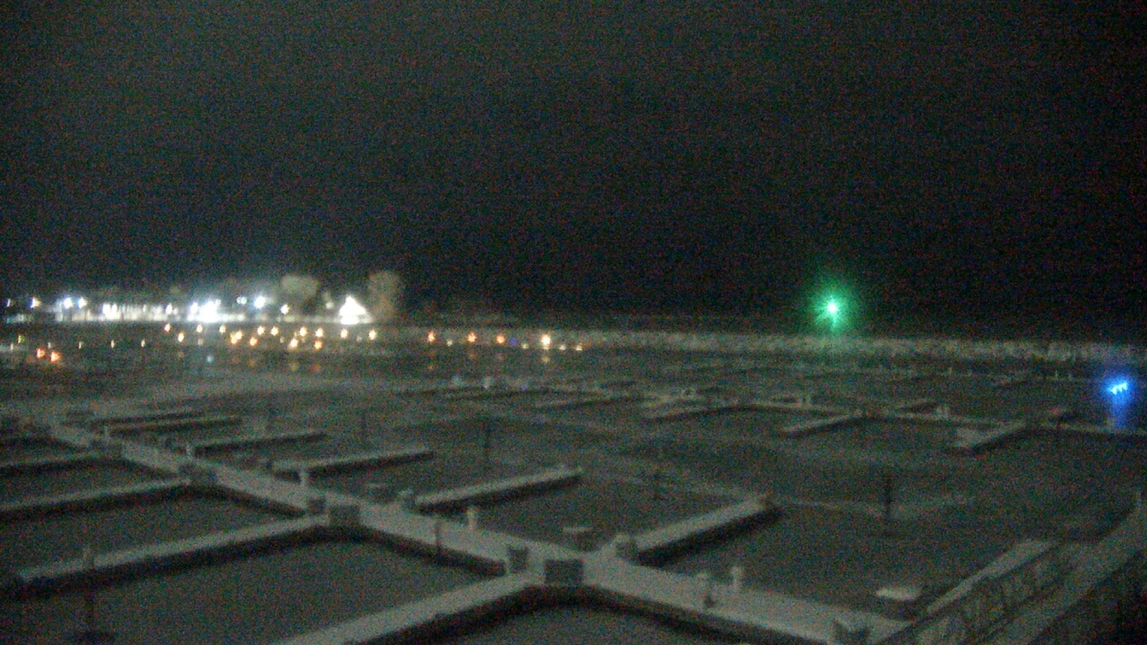 Thumbnail for current weather camera view from Waukegan Harbor and Marina in Waukegan, Illinois