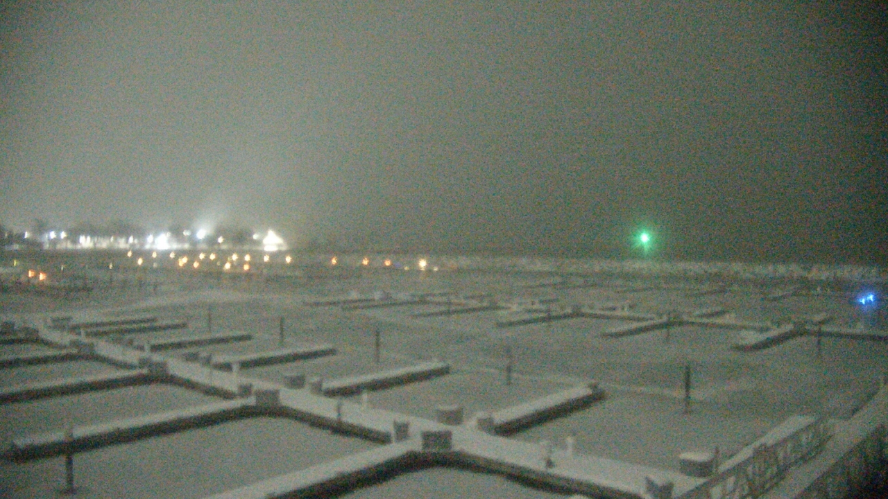 Thumbnail for current weather camera view from Waukegan Harbor and Marina in Waukegan, Illinois