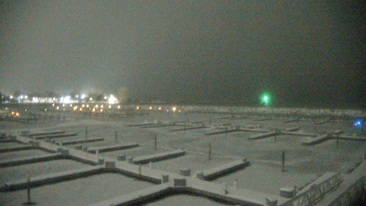 Thumbnail for current weather camera view from Waukegan Harbor and Marina in Waukegan, Illinois