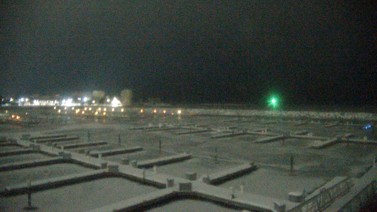 Thumbnail for current weather camera view from Waukegan Harbor and Marina in Waukegan, Illinois