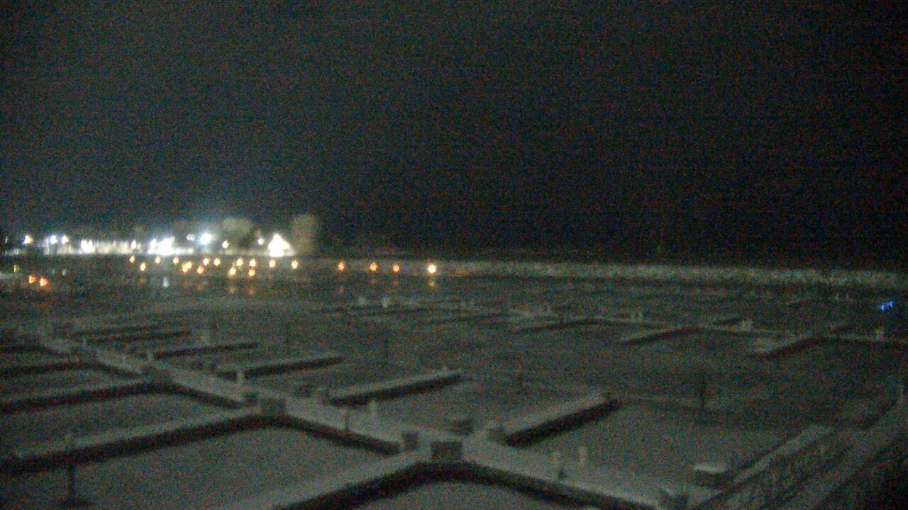 Thumbnail for current weather camera view from Waukegan Harbor and Marina in Waukegan, Illinois