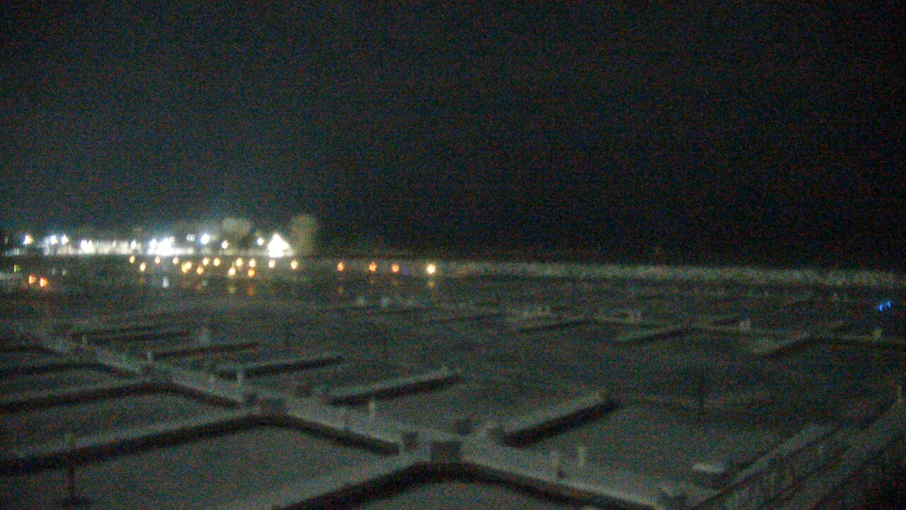 Thumbnail for current weather camera view from Waukegan Harbor and Marina in Waukegan, Illinois