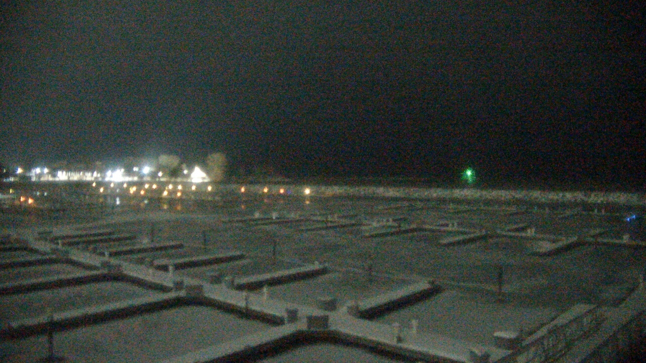 Thumbnail for current weather camera view from Waukegan Harbor and Marina in Waukegan, Illinois