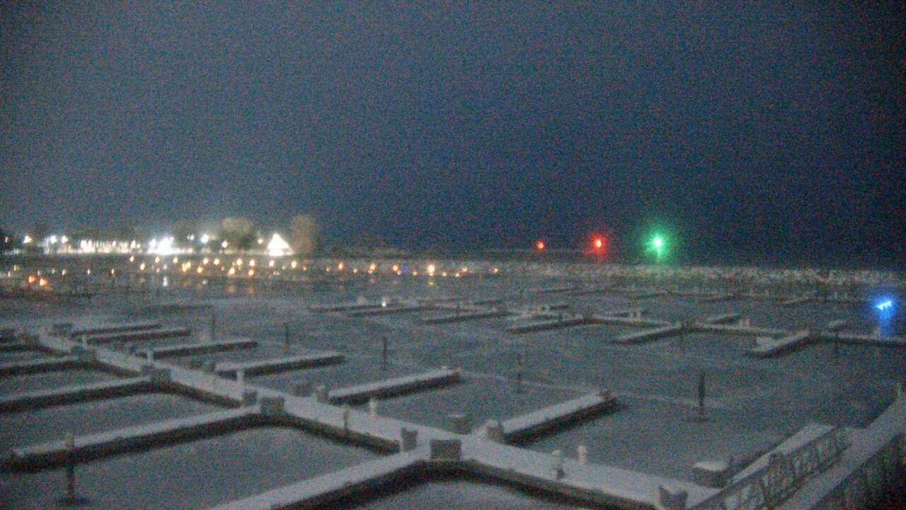Thumbnail for current weather camera view from Waukegan Harbor and Marina in Waukegan, Illinois