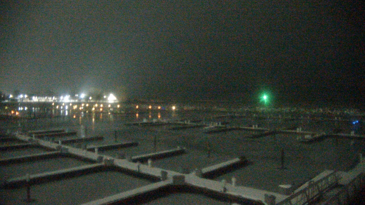 Thumbnail for current weather camera view from Waukegan Harbor and Marina in Waukegan, Illinois