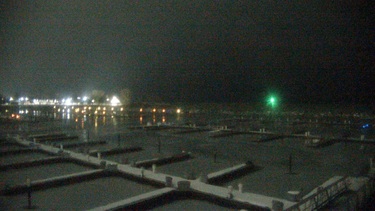 Thumbnail for current weather camera view from Waukegan Harbor and Marina in Waukegan, Illinois
