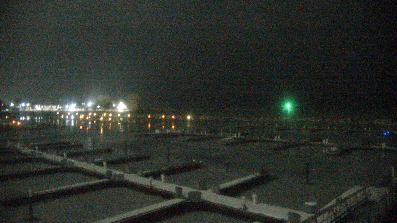 Thumbnail for current weather camera view from Waukegan Harbor and Marina in Waukegan, Illinois