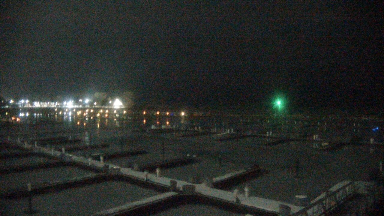 Thumbnail for current weather camera view from Waukegan Harbor and Marina in Waukegan, Illinois