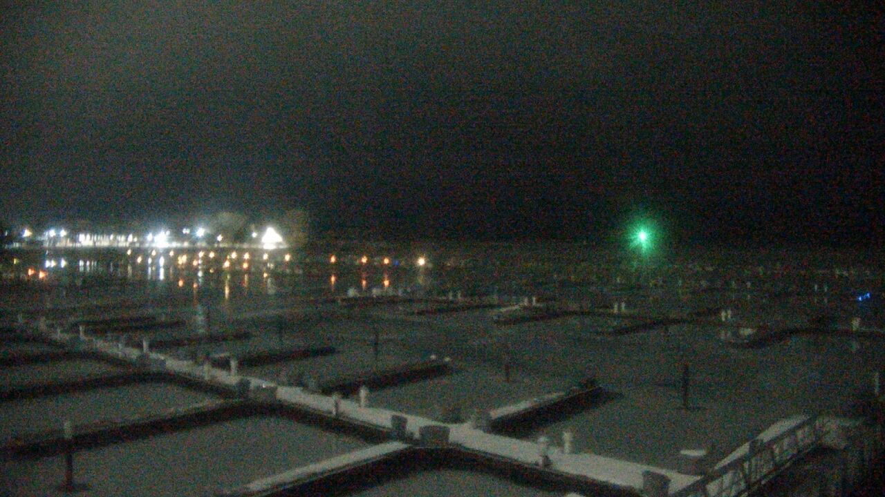 Thumbnail for current weather camera view from Waukegan Harbor and Marina in Waukegan, Illinois