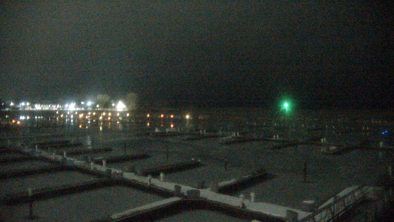 Thumbnail for current weather camera view from Waukegan Harbor and Marina in Waukegan, Illinois