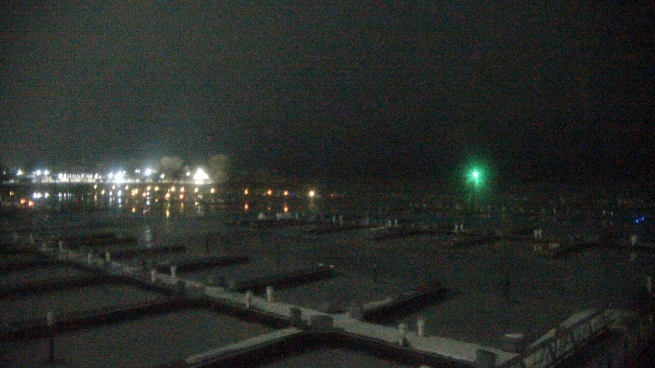 Thumbnail for current weather camera view from Waukegan Harbor and Marina in Waukegan, Illinois