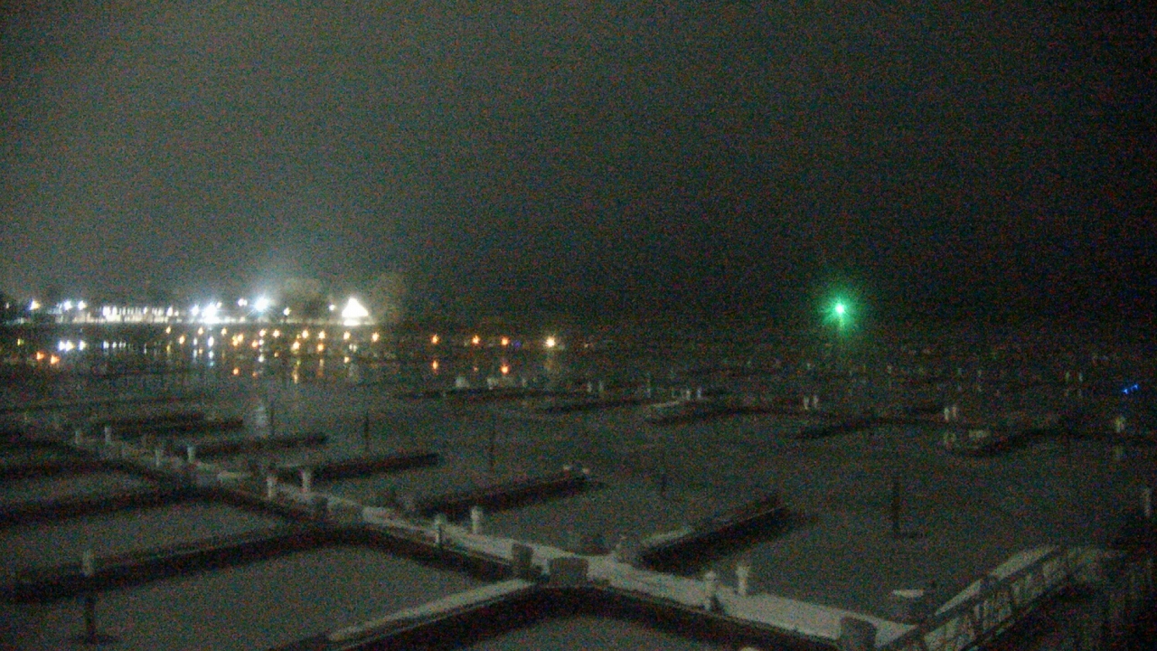 Thumbnail for current weather camera view from Waukegan Harbor and Marina in Waukegan, Illinois