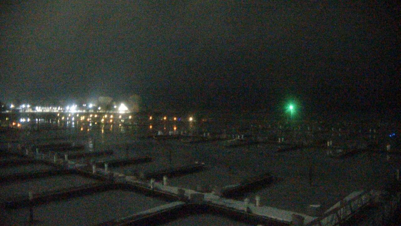 Thumbnail for current weather camera view from Waukegan Harbor and Marina in Waukegan, Illinois