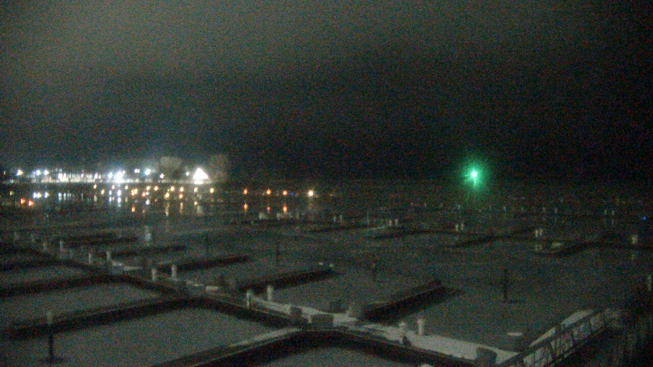 Thumbnail for current weather camera view from Waukegan Harbor and Marina in Waukegan, Illinois