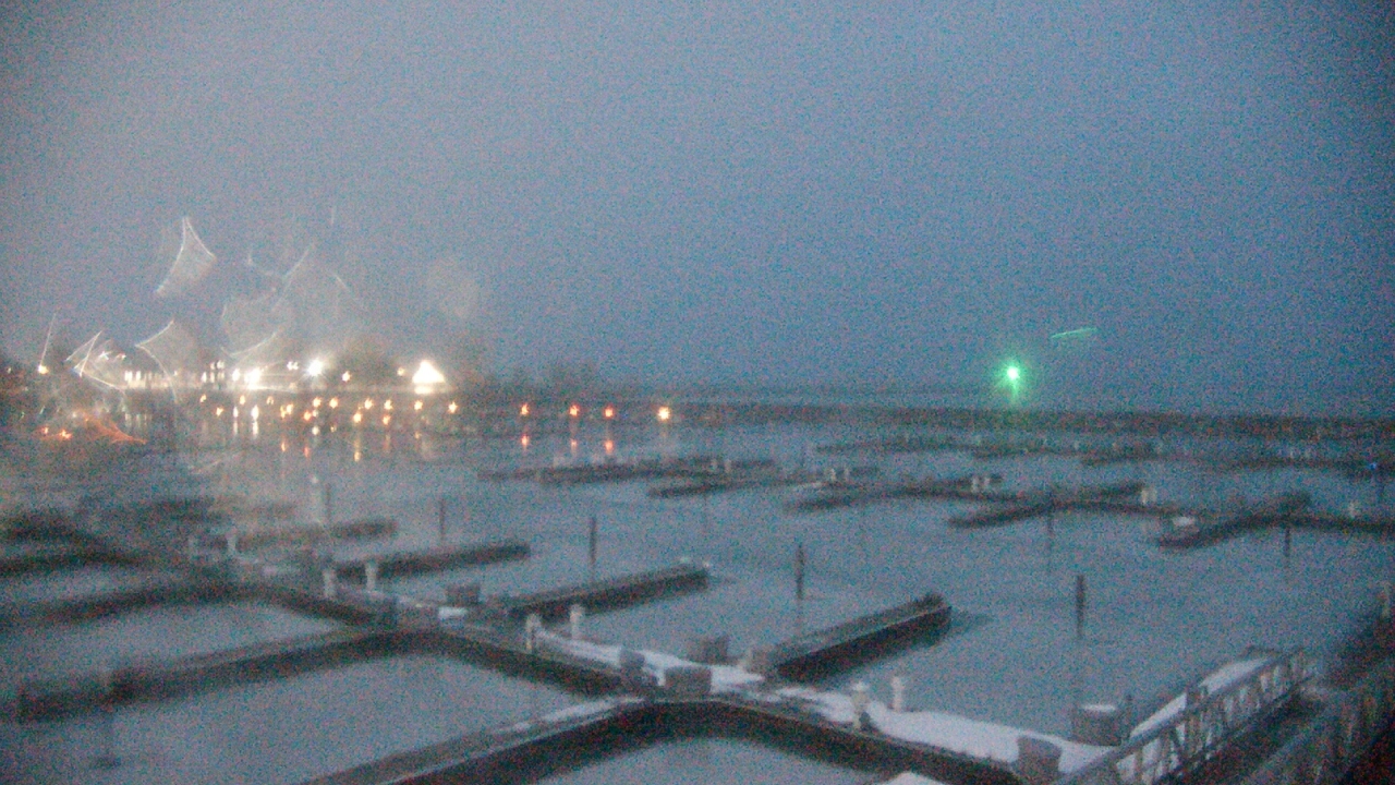 Thumbnail for current weather camera view from Waukegan Harbor and Marina in Waukegan, Illinois